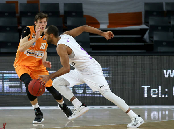 冲破身体对 冲破身体对