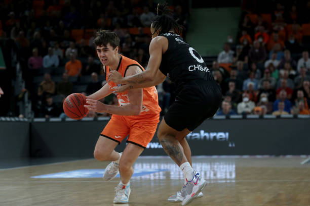 在半场休息 在半场休息